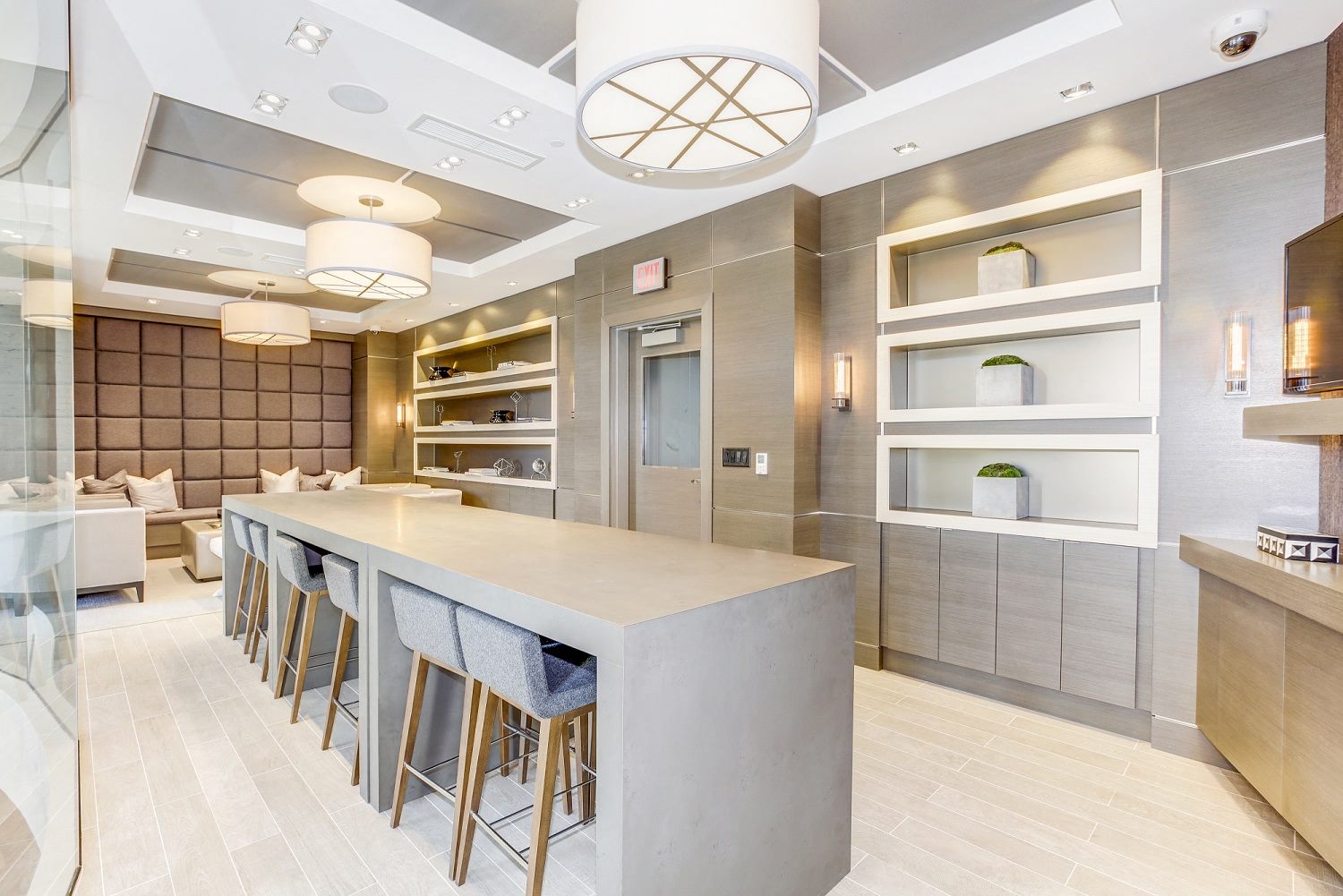 DC Lounge Apartments